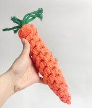 Charger l'image dans la galerie, Knotty Pawz - Handmade Large Carrot Rope Toy/Jouet en corde de carotte de grande taille fait à la main