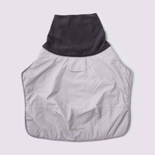 Load image into Gallery viewer, Hugo & Hudson - Thermal Self Heating Dog Jacket - Grey/Blouson autochauffant thermique pour chien - Gris