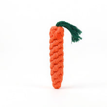 Charger l'image dans la galerie, Knotty Pawz - Carrot Rope Toys for dogs/Jouets en corde de carotte pour chiens