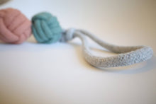 Charger l'image dans la galerie, Knotty Pawz - Ice Cream Rope Ball Toy For Dogs/Jouet en corde pour chien en forme de boule de glace