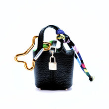Load image into Gallery viewer, Puppy Barkin™ - Waste Bag Holder/Porte-sac à déchets