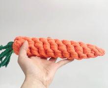 Charger l'image dans la galerie, Knotty Pawz - Handmade Large Carrot Rope Toy/Jouet en corde de carotte de grande taille fait à la main