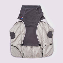 Load image into Gallery viewer, Hugo & Hudson - Thermal Self Heating Dog Jacket - Grey/Blouson autochauffant thermique pour chien - Gris