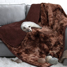 Load image into Gallery viewer, Waterproof Faux Fur Pet Blanket/Couverture imperméable en fausse fourrure pour animaux de compagnie
