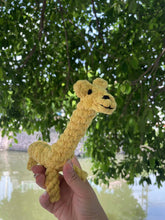 Charger l'image dans la galerie, Knotty Pawz - Giraffe Dog Rope Toys/Jouets en corde pour chien en forme de girafe
