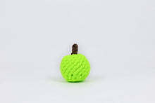 Load image into Gallery viewer, Knotty Pawz - Handmade Fruit and Vegetable Macrame Rope Toys/Jouets en corde de macramé faits à la main avec des fruits et des légumes