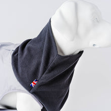 Load image into Gallery viewer, Hugo & Hudson - Thermal Self Heating Dog Jacket - Grey/Blouson autochauffant thermique pour chien - Gris