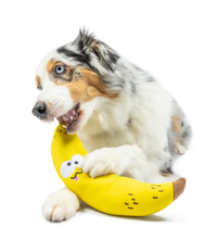 Charger l'image dans la galerie, Huxley & Kent™ - Bruiser Banana plush Dog Toy/jouet en peluche pour chien