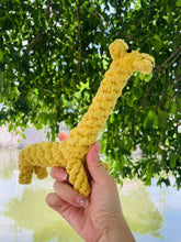 Charger l'image dans la galerie, Knotty Pawz - Giraffe Dog Rope Toys/Jouets en corde pour chien en forme de girafe