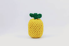 Load image into Gallery viewer, Knotty Pawz - Handmade Fruit and Vegetable Macrame Rope Toys/Jouets en corde de macramé faits à la main avec des fruits et des légumes