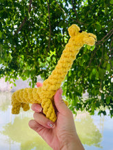 Charger l'image dans la galerie, Knotty Pawz - Giraffe Dog Rope Toys/Jouets en corde pour chien en forme de girafe