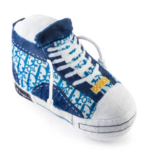 Charger l'image dans la galerie, Haute Diggity Dog - Dogior High-Top Tennis Shoe