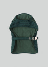 Load image into Gallery viewer, Hackett x Hugo & Hudson - Forest Green Quilted Dog Jacket/Veste matelassée pour chien vert forêt