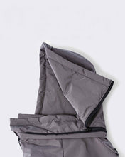 Load image into Gallery viewer, Hugo &amp; Hudson - Winter Dog Snowsuit - Grey/Hugo &amp; Hudson - Combinaison d&#39;hiver pour chien - Gris

