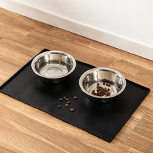 Load image into Gallery viewer, Silicone - Mess Free Pet Placemat/Ensemble de table pour animaux de compagnie sans dommage
