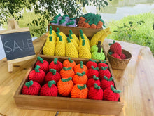 Load image into Gallery viewer, Knotty Pawz - Handmade Fruit and Vegetable Macrame Rope Toys/Jouets en corde de macramé faits à la main avec des fruits et des légumes
