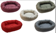 Charger l&#39;image dans la galerie, Aviva Designs - Donut Beds/Lits de beignets
