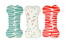 Load image into Gallery viewer, Bosco &amp; Roxy&#39;s - Traditional Christmas 3&quot; Dipped Bones (assorted)
