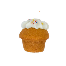 Charger l&#39;image dans la galerie, Bosco &amp; Roxy&#39;s - Sprinkled 3D Vanilla Medium Cupcake
