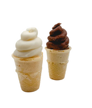 Load image into Gallery viewer, Bosco &amp; Roxy I Ruv Ice Cream Cones - Classic
