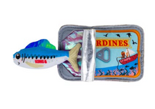 Charger l'image dans la galerie, Kong® for Cats - Crackles Sardine/Sardines croustillantes
