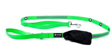 Charger l&#39;image dans la galerie, Smoochy Poochy 5/8&#39;x6ft - Reflective Hands Free Leash/Laisse mains libres réfléchissante
