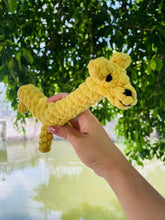 Load image into Gallery viewer, Knotty Pawz - Giraffe Dog Rope Toys/Jouets en corde pour chien en forme de girafe
