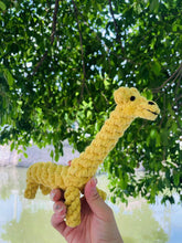 Load image into Gallery viewer, Knotty Pawz - Giraffe Dog Rope Toys/Jouets en corde pour chien en forme de girafe
