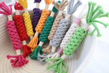 Load image into Gallery viewer, Knotty Pawz - Handmade Sustainable Macrame Candy Dog Rope Toy/Jouet en corde pour chien en macramé durable fait à la main
