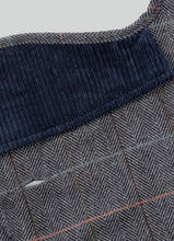 Load image into Gallery viewer, Hackett x Hugo Hudson - Grey Checked Tweed Dog Jacket/Veste pour chien en tweed à carreaux gris
