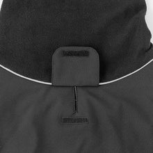 Load image into Gallery viewer, Hugo &amp; Hudson - Thermal Self Heating Dog Jacket - Black/Veste autochauffante thermique pour chien - Noir
